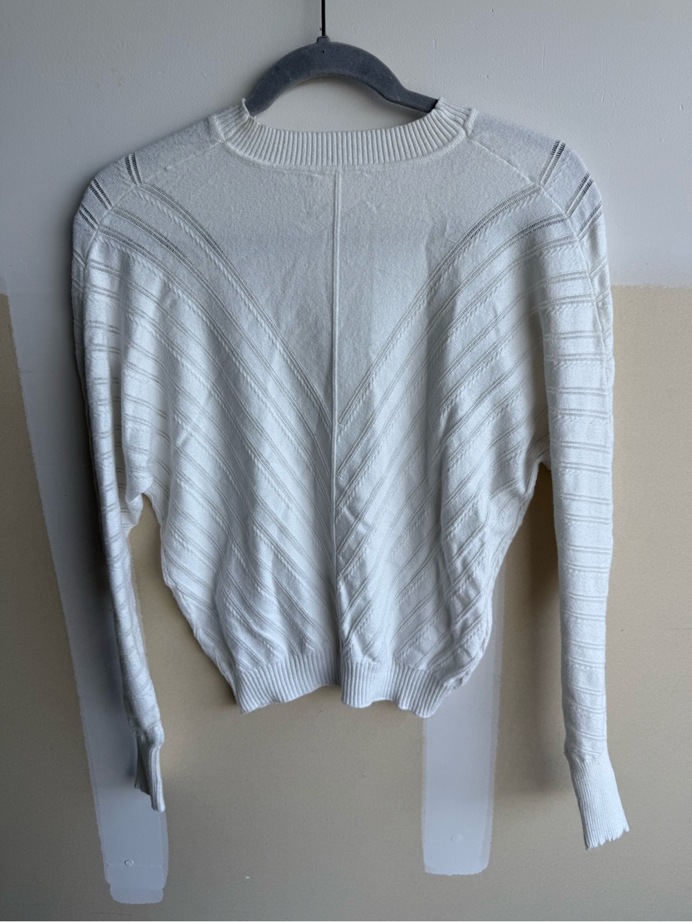 Women's White Chevron-Detail Crewneck Sweater - Picture 3 of 3
